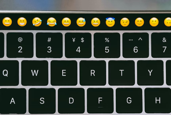 В myTarget теперь нельзя использовать эмодзи и Caps Lock в объявлениях