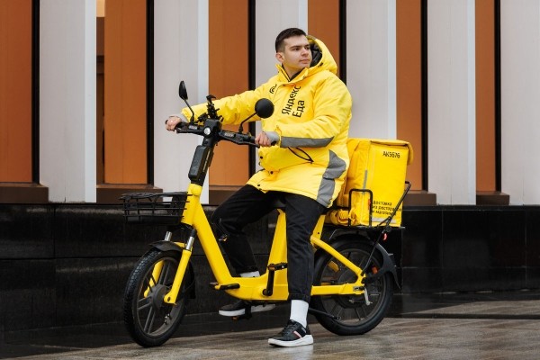 Яндекс разработал электровелосипед для курьеров
         
            Яндекс разработал электровелосипед для курьеров